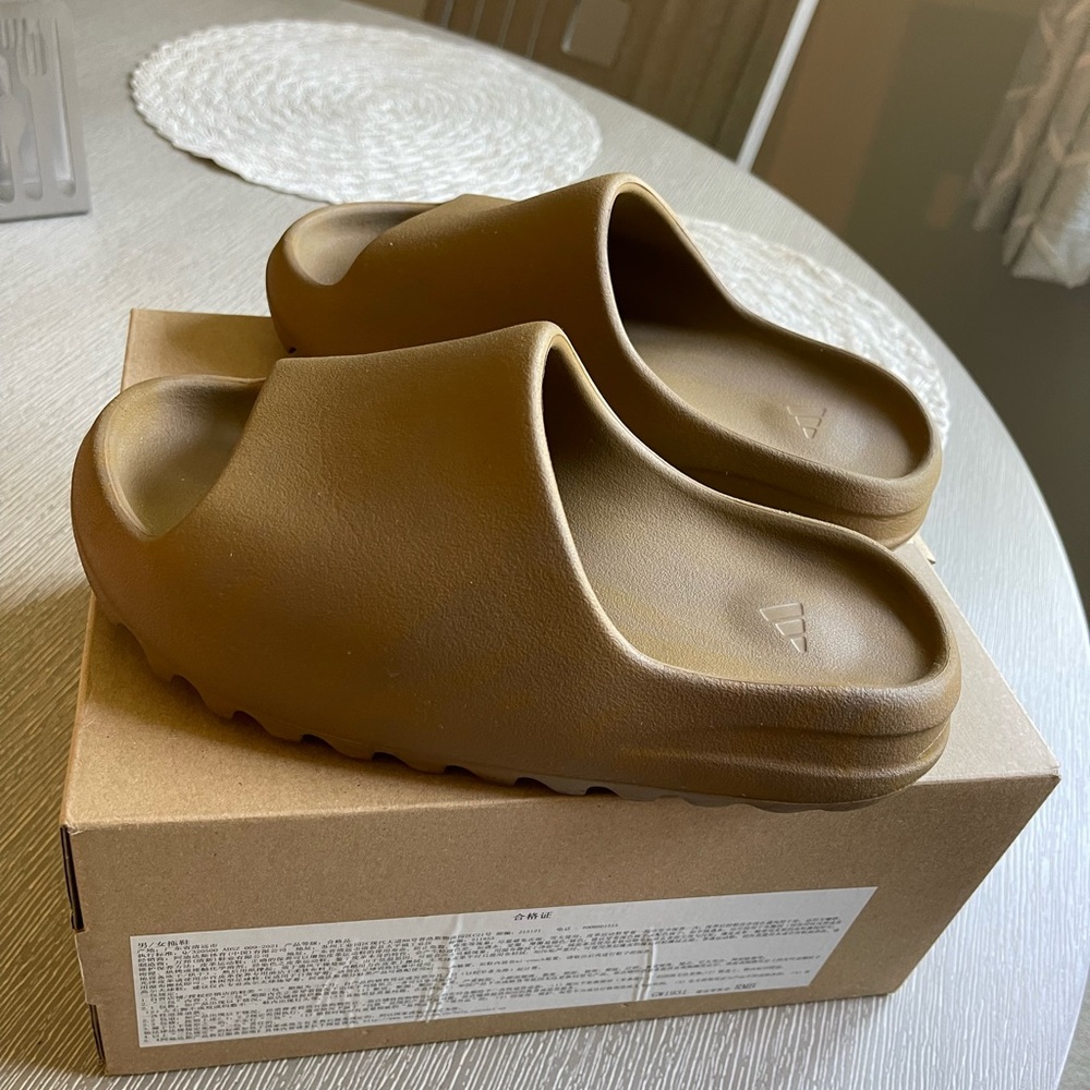 Yeezy slides size 5 ochre color